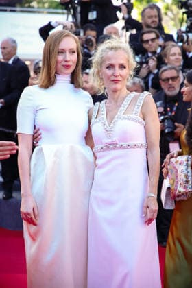 79th Cannes Film Festival - 13 May 2026 Hannah Einbinder and Gillian Anderson attend the red carpet of La Vie d une Femme at the 79th Cannes Film Festival in Cannes, France. Cannes France Copyright: xMarcoxBaradax xSOPAxImagesx RED CARPET LA VIE D_UNE FEMME-52