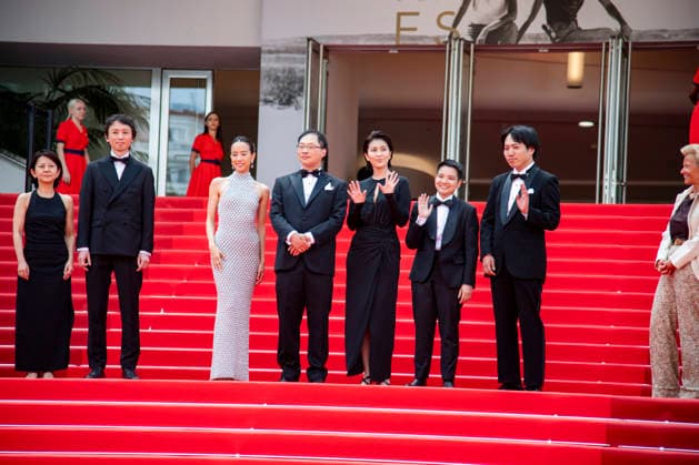 79th Cannes Film Festival Red Carpet of the movie -Nagi Notes- Palais des Festivals - Cannes, France guest;Terutaro Osanai;Shizuka Ishibaschi;Koji Fukada;Takako Matsu;Tan Si En;guest;Iris Knobloch 79th Cannes Film Festival Red Carpet of the movie -Nagi Notes- Palais des Festivals - Cannes, France 13th May 2026 SGPItalia id 134688_017 *Not Exclusive  Copyright: xSGPx