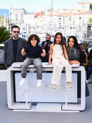 IPA84671818 - Cannes, 79th Cannes Film Festival 2026, day 2 - photocall of Quelques Mots D Amour - Pictured: Rudi Rosenberg, AÃ¯dan Djouadi, Ella Bedoucha and Hafsia Herzi  Copyright: xAlbertoxTerenghix xPoolxPhotoxEventsx07x 84671818