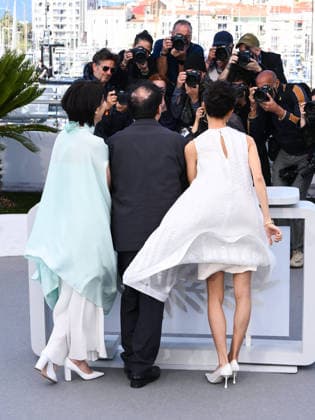 IPA84672820 - Cannes, 79th Cannes Film Festival 2026, day 2 - photocall of NAGI NOTES - Pictured: Takako Matsu, Koji Fukada and Shizuka Ishibaschi  Copyright: xAlbertoxTerenghix xPoolxPhotoxEventsx07x 84672820