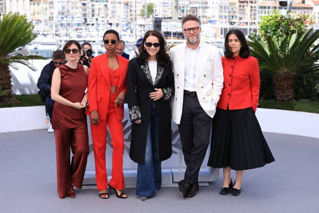 Cannes - Tangles Photocall Lauren Miller Rogen, Samira Wiley, Julia Louis-Dreyfus, Seth Rogen and Abbi Jacobson attend the Tangles photocall during the 79th Cannes Film Festival in Cannes on May 14, 2026. Photo by Jerome Domine ABACAPRESS.COM Cannes France  Copyright: xDominexJerome ABACAx