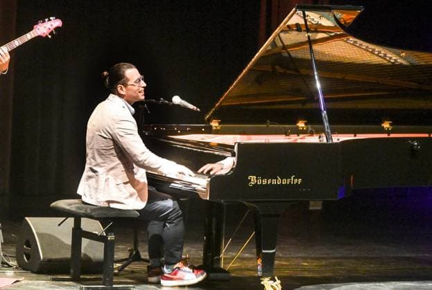 FOR EDITORIAL PURPOSES ONLY EDITORIAL USE ONLY p Pianist Alfredo Rodriguez will perform with his trio in Dinslaken on Wednesday, May 13, 2026 The Alfredo Rodriguez Trio will be completed by Michael Olivera on drums and Yarel Hernandez on bass The Ruhr Piano Festival will perform in Dinslaken for the first time Dinslaken Dinslaken Copyright MarkusxWeissenfels Copyright: MarkusxWeissenfels doc85u9se2d5jq13seiapgc ,EDITORIAL USE ONLY Copyright: MarkusxWeissenfels