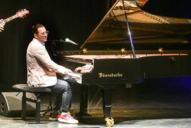 FOR EDITORIAL PURPOSES ONLY EDITORIAL USE ONLY p Pianist Alfredo Rodriguez will perform with his trio in Dinslaken on Wednesday, May 13, 2026 The Alfredo Rodriguez Trio will be completed by Michael Olivera on drums and Yarel Hernandez on bass The Ruhr Piano Festival will perform in Dinslaken for the first time Dinslaken Dinslaken Copyright MarkusxWeissenfels Copyright: MarkusxWeissenfels doc85u9seito8315gbv6jl5 ,EDITORIAL USE ONLY Copyright: MarkusxWeissenfels