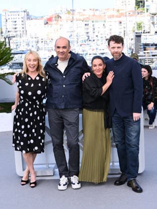IPA84673677 - Cannes, 79th Cannes Film Festival 2026, day 2 - photocall of L Abandon (Forsaken) - Pictured: Antoine Reinartz, MickaÃ«lle Paty, Vincent Garenq and Emmanuelle Bercot  Copyright: xAlbertoxTerenghix xPoolxPhotoxEventsx07x 84673677