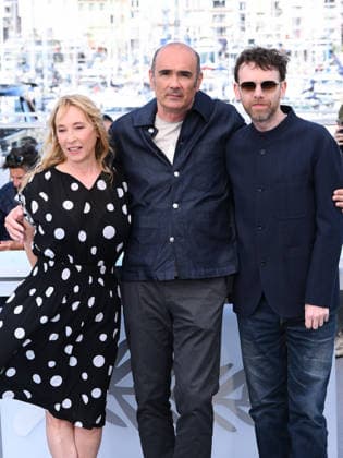 IPA84673681 - Cannes, 79th Cannes Film Festival 2026, day 2 - photocall of L Abandon (Forsaken) - Pictured: Antoine Reinartz, Vincent Garenq and Emmanuelle Bercot  Copyright: xAlbertoxTerenghix xPoolxPhotoxEventsx07x 84673681