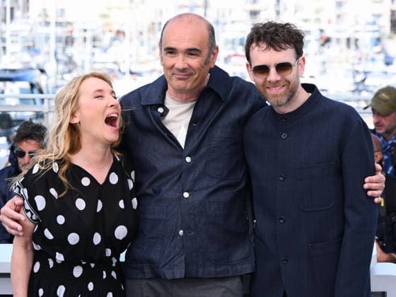 IPA84673684 - Cannes, 79th Cannes Film Festival 2026, day 2 - photocall of L Abandon (Forsaken) - Pictured: Antoine Reinartz, Vincent Garenq and Emmanuelle Bercot  Copyright: xAlbertoxTerenghix xPoolxPhotoxEventsx07x 84673684