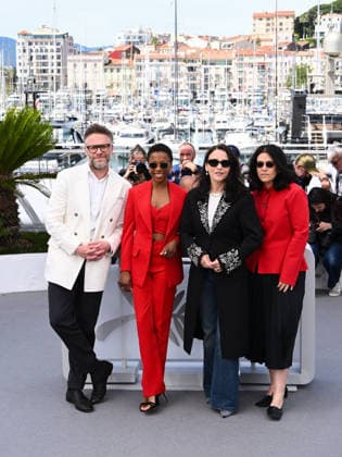 IPA84675205 - Cannes, 79th Cannes Film Festival 2026, day 2 - photocall of TANGLES - Pictured: Seth Rogen, Samira Wiley, Julia Louis-Dreyfus and Abbi Jacobson  Copyright: xAlbertoxTerenghix xPoolxPhotoxEventsx07x 84675205