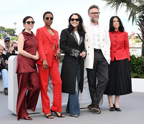 American actor Seth Rogen, actresses Julia Louis- Dreyfus, Sugarlyn Beard, Abbi Jacobson and Samira Wiley attend a photo call for Tangles at the 79th Cannes Film Festival in Cannes, France on Thursday, May 14, 2026.  CAN20260514102 RUNExHELLESTAD