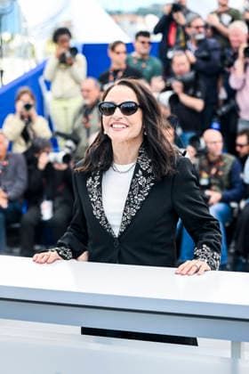 79eme Festival International du Film de Cannes Photocall with cast of Tangles 79th International Cannes Film Festival Photocall with cast of Tangles 455981 2026 05 14 Louis Dreyfus, Julia  Copyright: xSergexArnalx xStarfacex STAR_455981_004