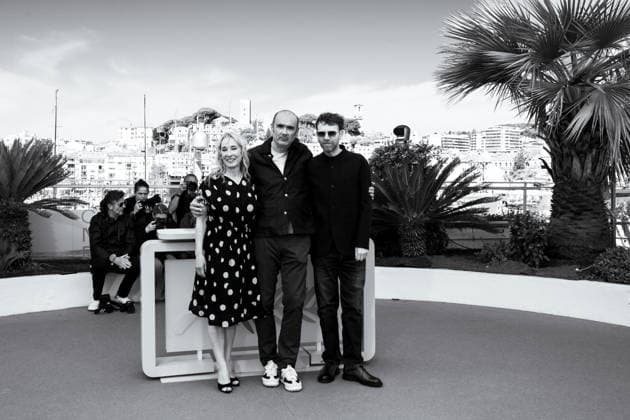 79eme Festival International du Film de Cannes Photocall du film LAbandon 79th International Cannes Film Festival Photocall with cast of LAbandon 455978 2026 05 14 Bercot, Emmanuelle Reinartz, Antoine Garenq, Vincent  Copyright: xEstellexCarlierx xStarfacex STAR_455978_028