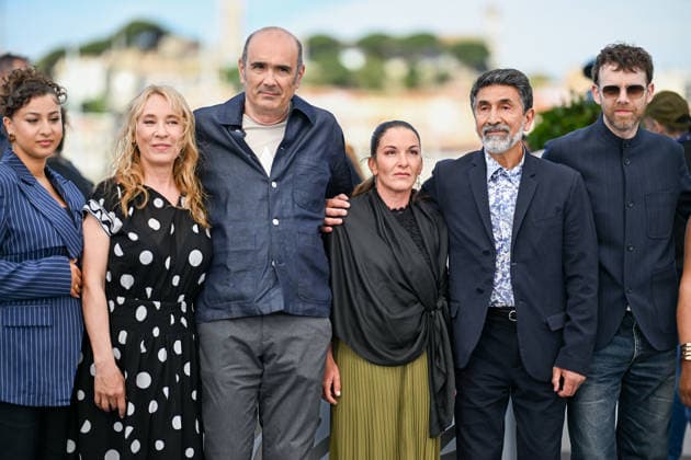 79eme Festival International du Film de Cannes Photocall with cast of LAbandon 79th International Cannes Film Festival Photocall with cast of LAbandon 455978 2026 05 14 Bercot, Emmanuelle Reinartz, Antoine Paty, Mickaelle Garenq, Vincent Boumali, Emma Kabouche, Aziz  Copyright: xEstellexCarlierx xStarfacex STAR_455978_029