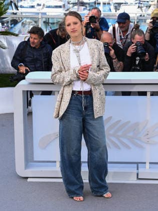 IPA84676435 - Cannes, 79th Cannes Film Festival 2026, day 2 - photocall of L Ã‚ge D Or (The Golden Age) - Pictured: Yara Vianello  Copyright: xAlbertoxTerenghix xPoolxPhotoxEventsx07x 84676435