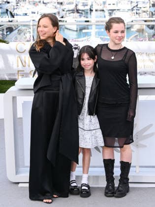 IPA84677029 - Cannes, 79th Cannes Film Festival 2026, day 2 - photocall of El Deshielo (The Meltdown) - Pictured: Saskia Rosendahl, Maia Rae Domagala and Maya O Rourke  Copyright: xAlbertoxTerenghix xPoolxPhotoxEventsx07x 84677029