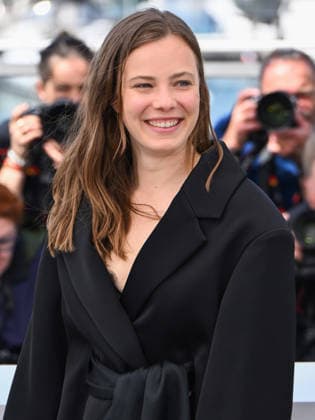 IPA84677054 - Cannes, 79th Cannes Film Festival 2026, day 2 - photocall of El Deshielo (The Meltdown) - Pictured: Saskia Rosendahl  Copyright: xAlbertoxTerenghix xPoolxPhotoxEventsx07x 84677054