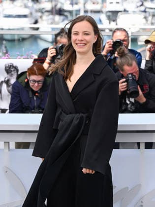 IPA84677056 - Cannes, 79th Cannes Film Festival 2026, day 2 - photocall of El Deshielo (The Meltdown) - Pictured: Saskia Rosendahl  Copyright: xAlbertoxTerenghix xPoolxPhotoxEventsx07x 84677056
