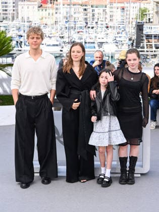 IPA84677039 - Cannes, 79th Cannes Film Festival 2026, day 2 - photocall of El Deshielo (The Meltdown) - Pictured: Jakub GierszaÅ‚, Saskia Rosendahl, Manuela Martelli, Maya O Rourke, Maia Rae Domagala  Copyright: xAlbertoxTerenghix xPoolxPhotoxEventsx07x 84677039