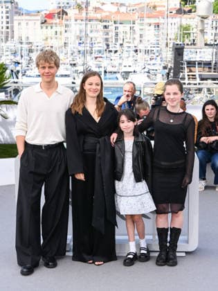IPA84677044 - Cannes, 79th Cannes Film Festival 2026, day 2 - photocall of El Deshielo (The Meltdown) - Pictured: Jakub GierszaÅ‚, Saskia Rosendahl, Manuela Martelli, Maya O Rourke, Maia Rae Domagala  Copyright: xAlbertoxTerenghix xPoolxPhotoxEventsx07x 84677044