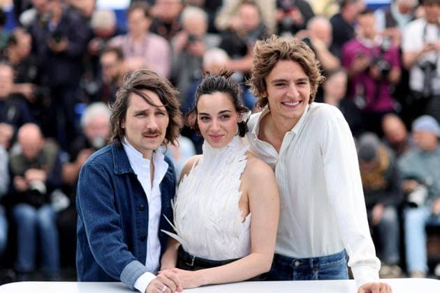Bérenger Thouin, Souheila Yacoub et Vassili Schneider au photocall du film LÂge DOr The Golden Age lors du 79ème Festival International du Film de Cannes, France, le 14 mai 2026 Jacovides Moreau Bestimage LÂge DOr The Golden Age photocall at the 79th annual Cannes Film Festival at Palais des Festivals on May 14, 2026 in Cannes, France Cannes France  Copyright: xJACOVIDES-MOREAUx xBESTIMAGExJACOVIDES-MOREAUx xBESTIMAGEx