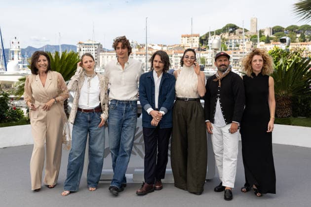 Enrica Capra, Yile Yara Vianello, Vassili Schneider, Bérenger Thouin, Souheila Yacoub, Pierre Antoine Billon et Carine Ruszniewski au photocall du film LÂge DOr The Golden Age lors du 79ème Festival International du Film de Cannes, France, le 14 mai 2026 Jacovides Moreau Bestimage LÂge DOr The Golden Age photocall at the 79th annual Cannes Film Festival at Palais des Festivals on May 14, 2026 in Cannes, France Cannes France  Copyright: xJACOVIDES-MOREAUx xBESTIMAGExJACOVIDES-MOREAUx xBESTIMAGEx