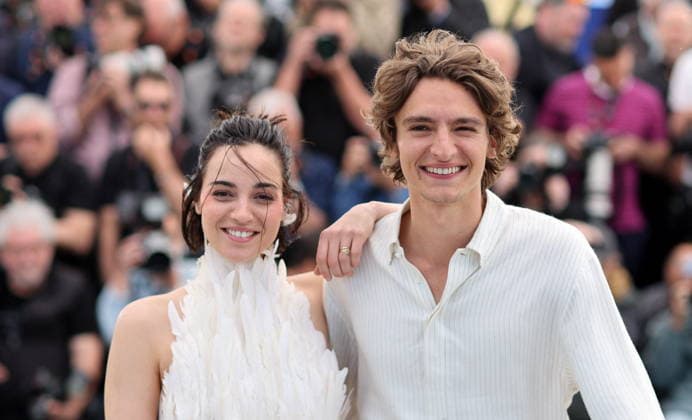 Souheila Yacoub et Vassili Schneider au photocall du film LÂge DOr The Golden Age lors du 79ème Festival International du Film de Cannes, France, le 14 mai 2026 Jacovides Moreau Bestimage LÂge DOr The Golden Age photocall at the 79th annual Cannes Film Festival at Palais des Festivals on May 14, 2026 in Cannes, France Cannes France  Copyright: xJACOVIDES-MOREAUx xBESTIMAGExJACOVIDES-MOREAUx xBESTIMAGEx