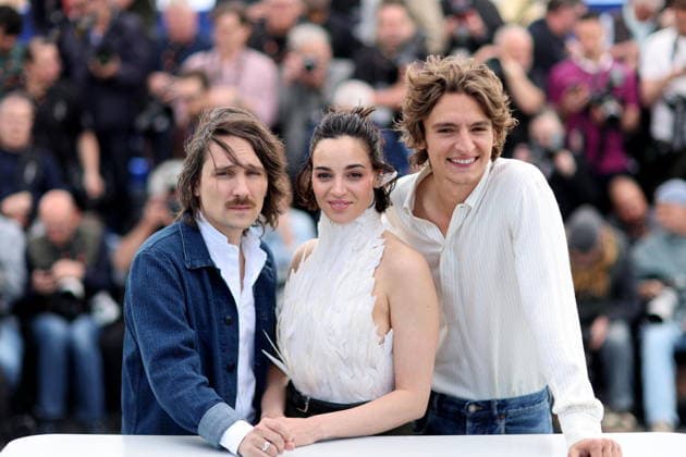 Bérenger Thouin, Souheila Yacoub et Vassili Schneider au photocall du film LÂge DOr The Golden Age lors du 79ème Festival International du Film de Cannes, France, le 14 mai 2026 Jacovides Moreau Bestimage LÂge DOr The Golden Age photocall at the 79th annual Cannes Film Festival at Palais des Festivals on May 14, 2026 in Cannes, France Cannes France  Copyright: xJACOVIDES-MOREAUx xBESTIMAGExJACOVIDES-MOREAUx xBESTIMAGEx