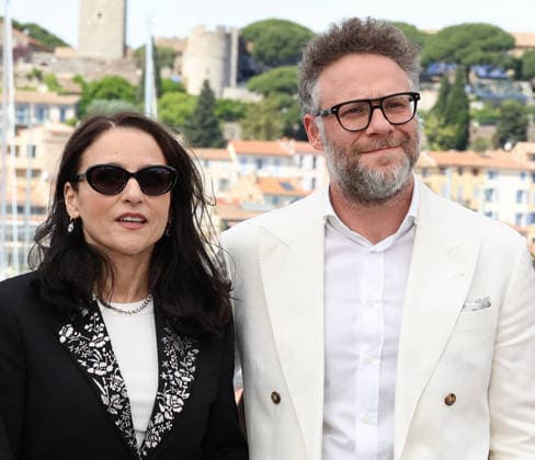 79ème Festival International du Film de Cannes Photocall with cast of the film Tangles 79th Cannes Film Festival Photocall with cast of the film Tangles Julia Louis Dreyfus and Seth Rogen 455989 2026 05 14 Cannes France  Copyright: xIsabellexVautierx xStarfacex STAR_455989_009