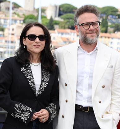 79ème Festival International du Film de Cannes Photocall with cast of the film Tangles 79th Cannes Film Festival Photocall with cast of the film Tangles Julia Louis Dreyfus and Seth Rogen 455989 2026 05 14 Cannes France  Copyright: xIsabellexVautierx xStarfacex STAR_455989_012
