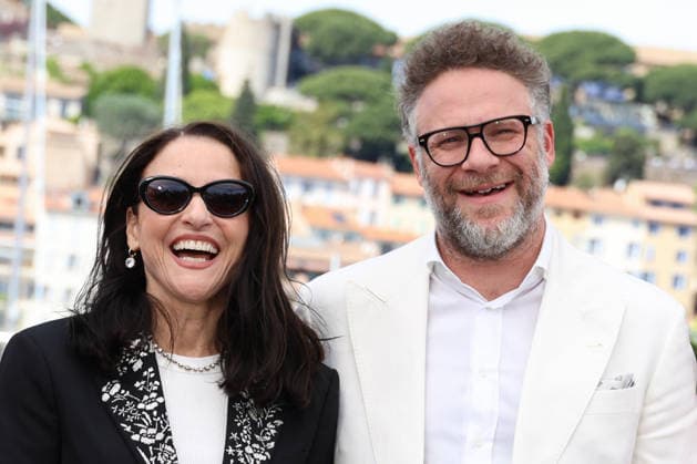 79ème Festival International du Film de Cannes Photocall with cast of the film Tangles 79th Cannes Film Festival Photocall with cast of the film Tangles Julia Louis Dreyfus and Seth Rogen 455989 2026 05 14 Cannes France  Copyright: xIsabellexVautierx xStarfacex STAR_455989_017