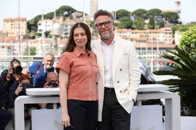 79ème Festival International du Film de Cannes Photocall with cast of the film Tangles 79th Cannes Film Festival Photocall with cast of the film Tangles Seth Rogen with his wife Lauren Miller Rogen 455989 2026 05 14 Cannes France  Copyright: xIsabellexVautierx xStarfacex STAR_455989_051