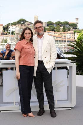 79ème Festival International du Film de Cannes Photocall with cast of the film Tangles 79th Cannes Film Festival Photocall with cast of the film Tangles Seth Rogen with his wife Lauren Miller Rogen 455989 2026 05 14 Cannes France  Copyright: xIsabellexVautierx xStarfacex STAR_455989_052