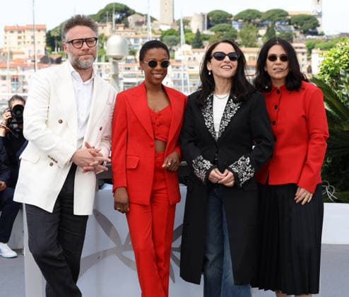 79ème Festival International du Film de Cannes Photocall with cast of the film Tangles 79th Cannes Film Festival Photocall with cast of the film Tangles Seth Rogen, Samira Wiley, Julia Louis Dreyfus and Abbi Jacobson 455989 2026 05 14 Cannes France  Copyright: xIsabellexVautierx xStarfacex STAR_455989_023