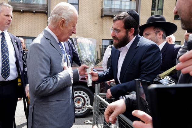 May 14, 2026, London, London, UK: London, UK. King Charles III meets members of Jewish community outside Jewish Care in Golders Green, London after meeting representatives of the Jewish community and local charities, following a series of antisemitic attacks, including a recent knife attack in the area, Wednesday, 29 April 2026. London UK - ZUMAl94_ 20260514_zaf_l94_047 Copyright: xDinendraxHariax