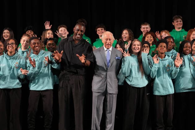 Britain Royals Britain s King Charles III joins English actor Idris Elba in meeting students taking part in workshops organised by National Youth Music Theatre (NYMT) at The Other Palace in London, Thursday, May 14, 2026., Credit:Avalon.red PA ROTA - B68 Avalon GBR, London  Copyright: xAvalon.redx xPAxROTAx-xB68x xAvalonx 1098913488