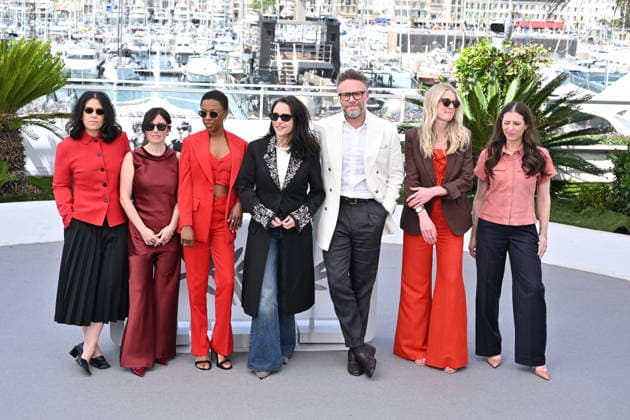 79th Cannes Film Festival: Tangles: A Story About Alzheimer s, My Mother and Me photocall CANNES, FRANCE - MAY 14: (L to R) US actress Abbi Jacobson, Canadian actress Sugar Lyn Beard, US actress Samira Wiley, US actress Julia Louis-Dreyfus, US actor and producer Seth Rogen, Canadian director, screenwriter and producer Leah Nelson and US actress, writer, and producer Lauren Miller pose during a photocall for the film Tangles: A Story About Alzheimer s, My Mother and Me at the 79th edition of the Cannes Film Festival in Cannes, France on May 14, 2026. Mustafa Yalcin Anadolu Cannes France. Editorial use only. Please get in touch for any other usage.  Copyright: x2026xAnadoluxMustafaxYalcinx