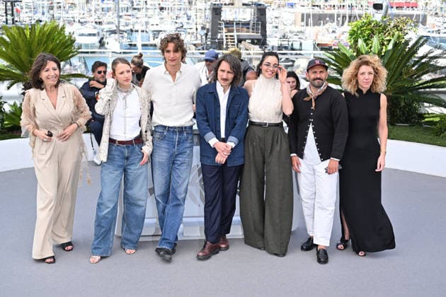 79th Cannes Film Festival: Tangles: A Story About Alzheimer s, My Mother and Me photocall CANNES, FRANCE - MAY 14: Italian Producer Enrica Capra, Italian actress Yile Yara Vianello, Canadian actor Vassili Schneider, French director Berenger Thouin, Swiss actress Souheila Yacoub, French actor Pierre-Antoine Billon and French producer Carine Ruszniewski pose during a photocall for the film L’Age d Or (The Golden Age) at the 79th edition of the Cannes Film Festival in Cannes, France on May 14, 2026. Mustafa Yalcin Anadolu Cannes France. Editorial use only. Please get in touch for any other usage.  Copyright: x2026xAnadoluxMustafaxYalcinx
