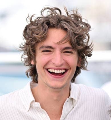 79th Cannes Film Festival: Tangles: A Story About Alzheimer s, My Mother and Me photocall CANNES, FRANCE - MAY 14: Canadian actor Vassili Schneider poses during a photocall for the film L’Age d Or (The Golden Age) at the 79th edition of the Cannes Film Festival in Cannes, France on May 14, 2026. Mustafa Yalcin Anadolu Cannes France. Editorial use only. Please get in touch for any other usage.  Copyright: x2026xAnadoluxMustafaxYalcinx