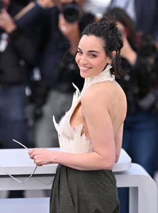 79th Cannes Film Festival: Tangles: A Story About Alzheimer s, My Mother and Me photocall CANNES, FRANCE - MAY 14: Swiss actress Souheila Yacoub poses during a photocall for the film L’Age d Or (The Golden Age) at the 79th edition of the Cannes Film Festival in Cannes, France on May 14, 2026. Mustafa Yalcin Anadolu Cannes France. Editorial use only. Please get in touch for any other usage.  Copyright: x2026xAnadoluxMustafaxYalcinx
