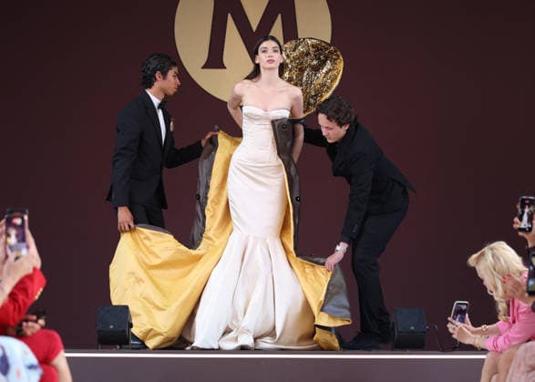 Magnum fashion show on the Magnum Cannes beach during the 79th Cannes International Film Festival, France, May 14, 2026 Denis Guignebourg Bestimage After announcing the launch of Maison Magnum®, haute couture opens its exceptional podium to A Castillon for an exclusive showcase on May 14 on the Magnum Cannes beach on the occasion of the 79th Cannes Film Festival. Previously at the heart of Maison Magnum® an inaugural fashion show artistically directed by L Roach and couture silhouettes imagined by V Weinsanto celebrating a shared vision of pleasure as a sensory experience, at the crossroads of gourmandise and creativity This new take on gourmandise through creativity and contemporary culture will be crowned by a memorable evening on Thursd  Copyright: xDenisxGuignebourgx xBestimagexDenisxGuignebourgx xBestimagex
