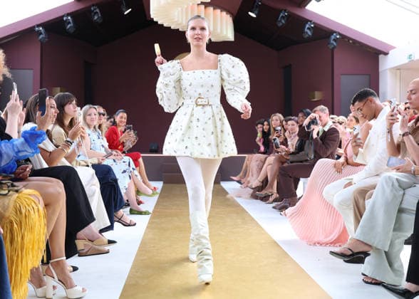 Magnum fashion show on the Magnum Cannes beach during the 79th Cannes International Film Festival, France, May 14, 2026 Denis Guignebourg Bestimage After announcing the launch of Maison Magnum®, haute couture opens its exceptional podium to A Castillon for an exclusive showcase on May 14 on the Magnum Cannes beach on the occasion of the 79th Cannes Film Festival. Previously at the heart of Maison Magnum® an inaugural fashion show artistically directed by L Roach and couture silhouettes imagined by V Weinsanto celebrating a shared vision of pleasure as a sensory experience, at the crossroads of gourmandise and creativity This new take on gourmandise through creativity and contemporary culture will be crowned by a memorable evening on Thursd  Copyright: xDenisxGuignebourgx xBestimagexDenisxGuignebourgx xBestimagex