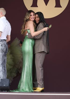 Heidi Klum and Low Roach at the Magnum fashion show on the Magnum Cannes beach during the 79th Cannes International Film Festival, France, May 14, 2026 Denis Guignebourg Bestimage After announcing the launch of Maison Magnum®, haute couture opens its exceptional podium to A Castillon for an exclusive showcase on May 14 on the Magnum Cannes beach on the occasion of the 79th Cannes Film Festival. Previously at the heart of Maison Magnum® an inaugural fashion show artistically directed by L Roach and couture silhouettes imagined by V Weinsanto celebrating a shared vision of pleasure as a sensory experience, at the crossroads of gourmandise and creativity This new take on gourmandise through creativity and contemporary culture will be crowned  Copyright: xDenisxGuignebourgx xBestimagexDenisxGuignebourgx xBestimagex
