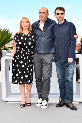 79ème Festival International du Film de Cannes Photocall du film LAbandon 79th Cannes International Film Festival L ABANDON photocall Antoine Reinartz, Vincent Garenq and Emmanuelle Bercot pose during the L Abandon Forsaken photocall Thomas Bohlen Starface 2026 05 12 456002 2026 05 14 Cannes France  Copyright: xThomasxBohlenx STAR_456002_001
