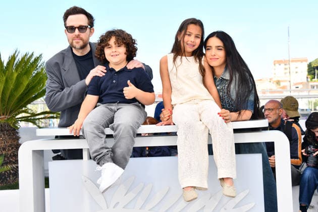 79eme Festival International du Film de Cannes Photocall du film Quelques mots damour 79th Cannes International Film Festival QUELQUES MOTS DAMOUR photocall Rudi Rosenberg, Aïdan Djouadi, Ella Bedoucha and Hafsia Herzi pose during the Quelques Mots DAmour photocall Thomas Bohlen Starface 2026 05 12 456005 2026 05 14 Cannes France  Copyright: xThomasxBohlenx STAR_456005_006