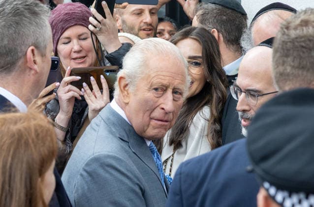 May 14, 2026, London, England, United Kingdom: King CHARLES III during his visit to Golders Green, London, to show solidarity with the Jewish community. The visit comes after a series of antisemitic attacks, including the recent knife attack in the neighbourhood. London United Kingdom - ZUMAs262 20260514_zip_s262_003 Copyright: xTayfunxSalcix