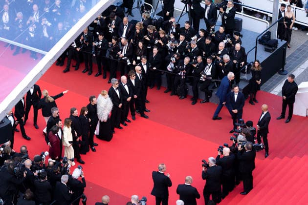Guest, August Diehl, Sandra Hüller, Pawel Pawlikowski, Hanns Zischler, Lukasz Zal, guest Montée des marches du film Fatherland lors du 79ème Festival International du Film de Cannes, le 14 mai 2026 Camilla Canalini Bestimage Red carpet for Fatherland at the 79th Cannes International Film Festival on May 14, 2026 Cannes France  Copyright: xCamillaxCanalinix xBestimagexCamillaxCanalinix xBestimagex