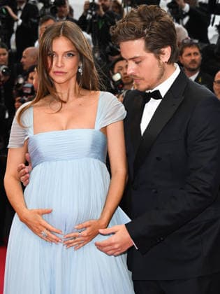 IPA84691304 - Cannes, 79th Cannes Film Festival 2026, evening 3 - red carpet of Histoires Paralleles (Parallel Tales). Pictured is pregnant Barbara Palvin, Dylan Sprouse  Copyright: xManuelexMangiarottix xPoolxPhotoxEventsx07x 84691304