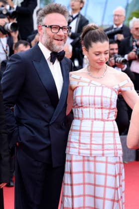 Seth Rogen with wife Lauren Miller Rogen at the premiere of the feature film Fatherland at the Festival de Cannes 2026 79 Cannes International Film Festival at the Palais des Festivals Cannes, 14 05 2026 Foto:xD.xBedrosianx xFuturexImagex fatherland_6558