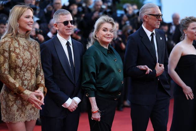 Cannes - Histoires Paralleles (Parallel Tales) Red Carpet (L-R) Virginie Efira, Alexandre Mallet-Guy, Catherine Deneuve and Vincent Cassel at the Histoires Paralleles (Parallel Tales) screening red carpet during the 79th annual Cannes Film Festival at Palais des Festivals on May 14, 2026 in Cannes, France. Photo by Jerome Domine ABACAPRESS.COM Cannes France  Copyright: xDominexJerome ABACAx
