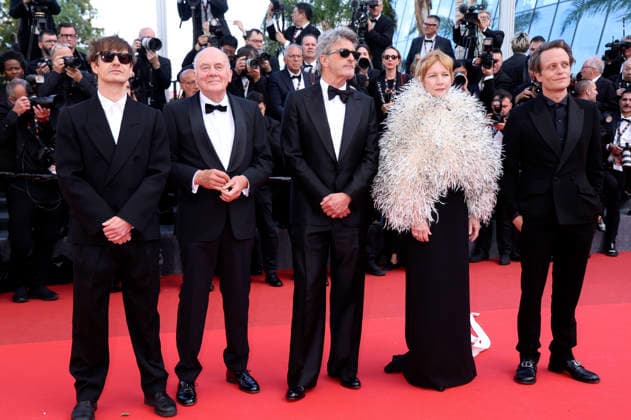 Lukasz Zal, Hanns Zischler, Pawel Pawlikowski, Sandra Hüller and August Diehl at the premiere of the feature film Fatherland at the Festival de Cannes 2026 79 Cannes International Film Festival at the Palais des Festivals Cannes, 14 05 206 Foto:xD.xBedrosianx xFuturexImagex fatherland_6607