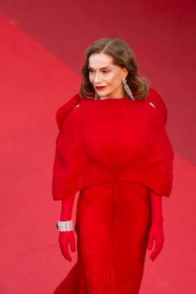 Cannes Histoires Paralleles Red Carpet EB French actress Isabelle Huppert arrives for the screening of the film Histoires Paralleles (Parallel Tales) at the 79th edition of the Cannes Film Festival in Cannes, southern France on May 14, 2026.Photo by Eliot Blondet ABACAPRESS.COM Cannes France France  Copyright: xBlondetxEliot ABACAx