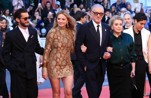 Cannes - Histoires Paralleles (Parallel Tales) Red Carpet (L-R) Pierre Niney, Virginie Efira, Vincent Cassel and Catherine Deneuve at the Histoires Paralleles (Parallel Tales) screening red carpet during the 79th annual Cannes Film Festival at Palais des Festivals on May 14, 2026 in Cannes, France. Photo by Jerome Domine ABACAPRESS.COM Cannes France  Copyright: xDominexJerome ABACAx